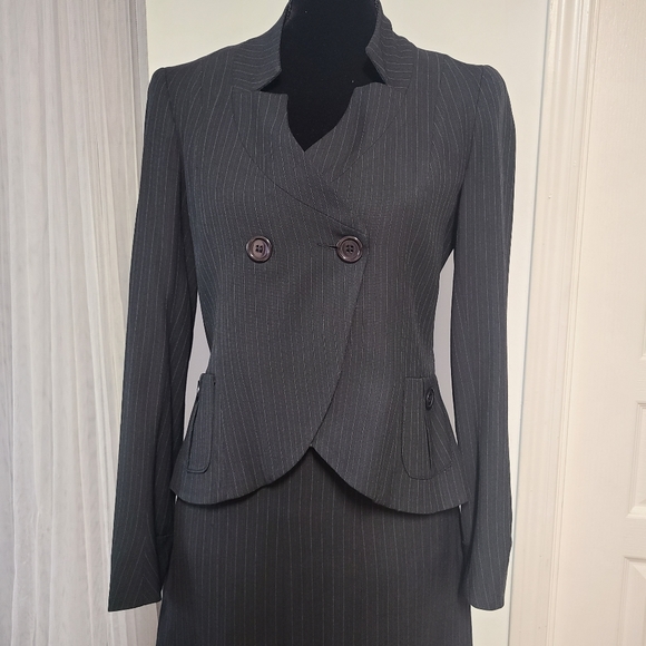 CARRIERE Blazer Black Pinstripe Structured Suit - Picture 2 of 14
